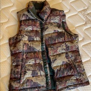 Women’s North Face Puffy Vest